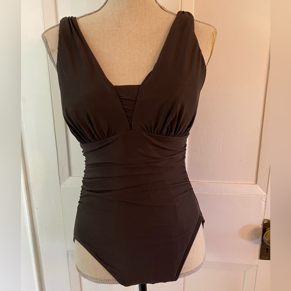 Lands End Woman's Grecian Tummy Control Swimsuit, Size 14P